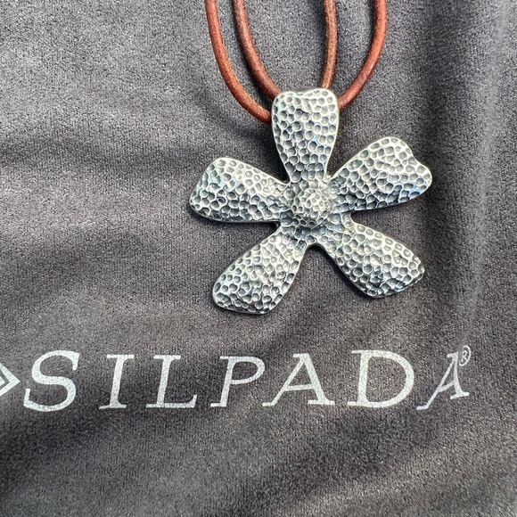 Silpada Jewelry - Silpada 925 Sterling Silver Daisy Flower Necklace